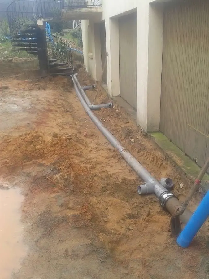 Réalisation de travaux d'assainissement par l'entreprise STTP, entreprise de travaux publics à Talmont Saint Hilaire