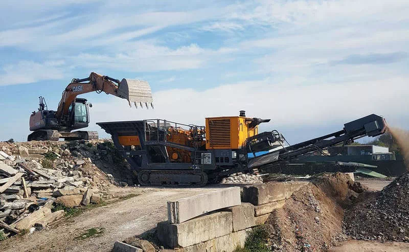 Réalisation de location et transport par l'entreprise STTP, entreprise de travaux publics à Talmont Saint Hilaire